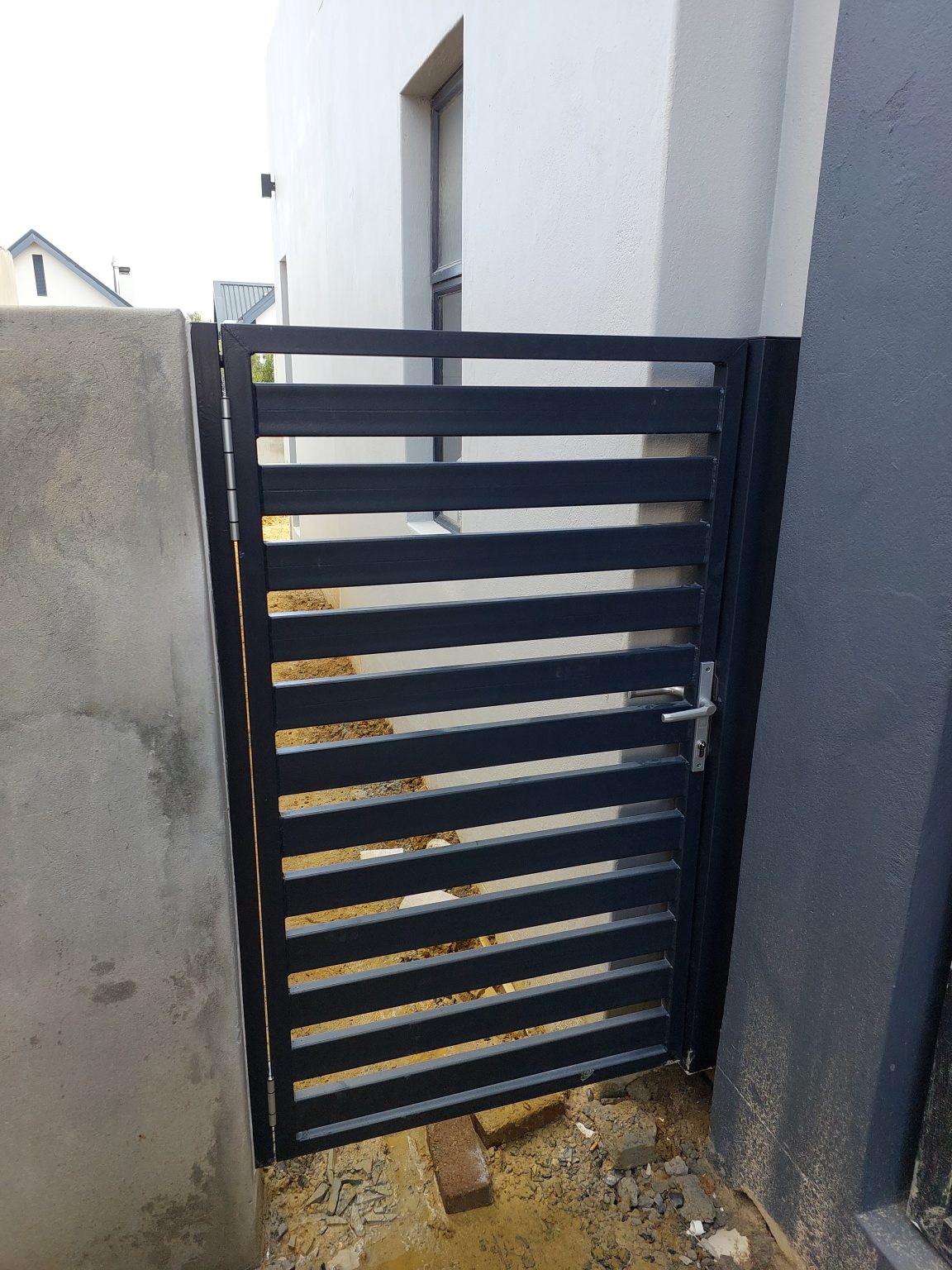 Guardor Sitari style gate 8